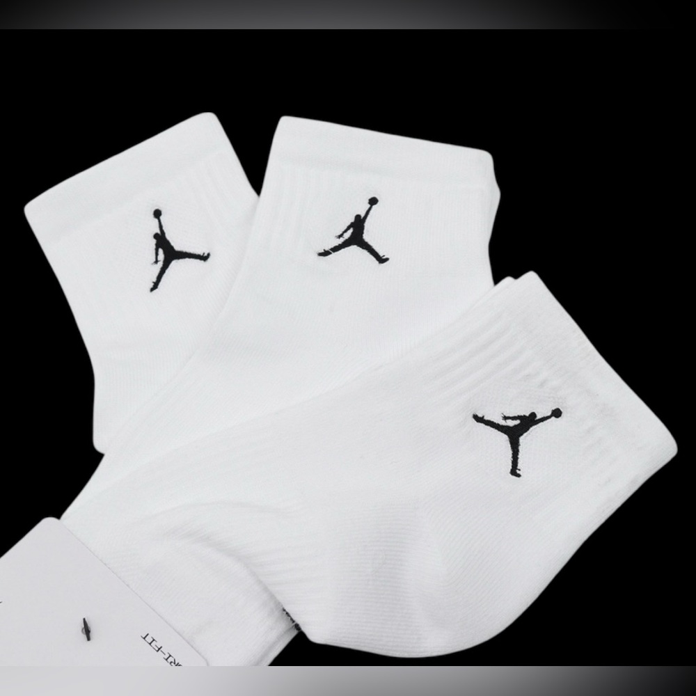 White black logo JORDAN Dri-fit Everyday Quarter Cut Ankle socks DX9655-100